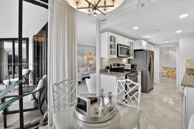 2800 Island Boulevard 301, Aventura, FL 33160