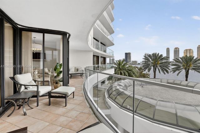 2800 Island Boulevard 301, Aventura, FL 33160