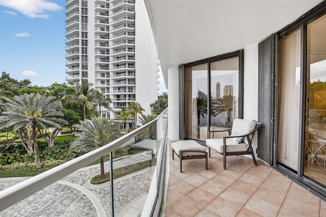2800 Island Boulevard 301, Aventura, FL 33160