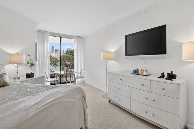 2800 Island Boulevard 301, Aventura, FL 33160