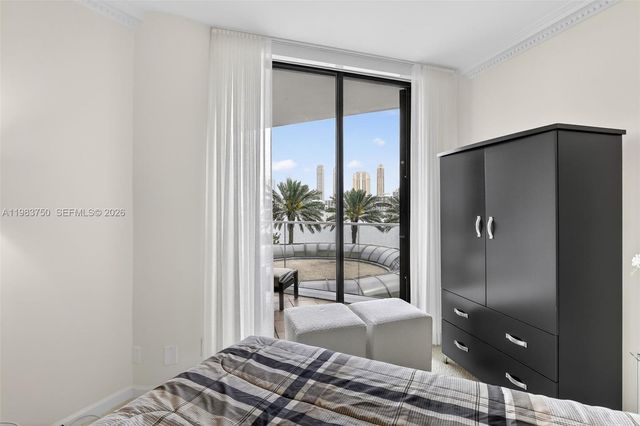 2800 Island Boulevard 301, Aventura, FL 33160
