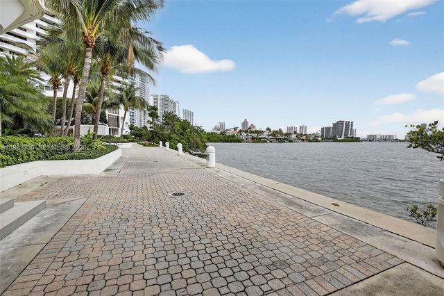 2800 Island Boulevard 301, Aventura, FL 33160