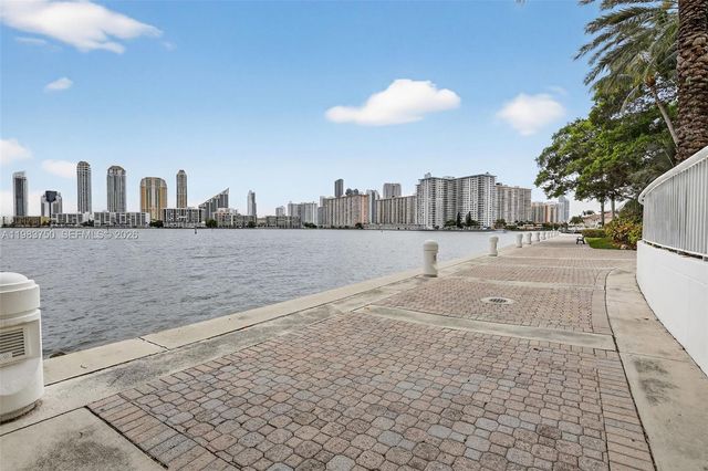 2800 Island Boulevard 301, Aventura, FL 33160