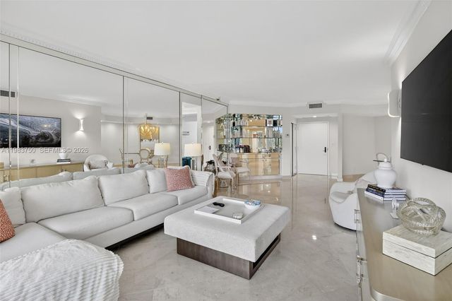 2800 Island Boulevard 301, Aventura, FL 33160