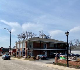 350 N York Street, Elmhurst, IL 60126