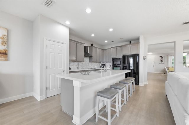 1020 SAILING BAY DR, Clermont, FL 34711