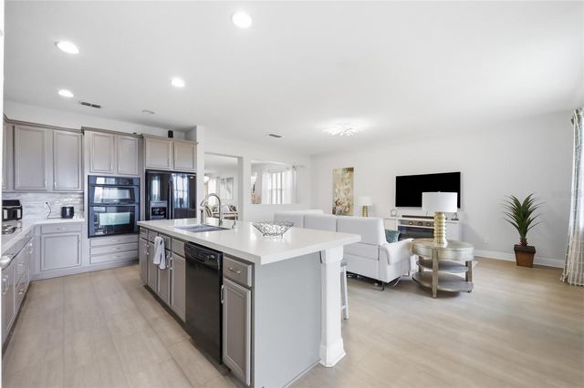 1020 SAILING BAY DR, Clermont, FL 34711