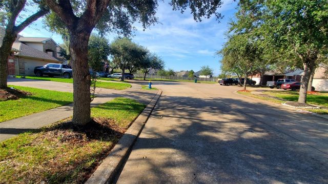 2814 Silver Point Lane, Rosharon, TX 77583