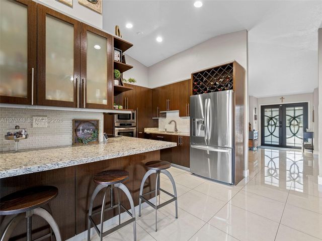 615 NW 134th Pl, Miami, FL 33182