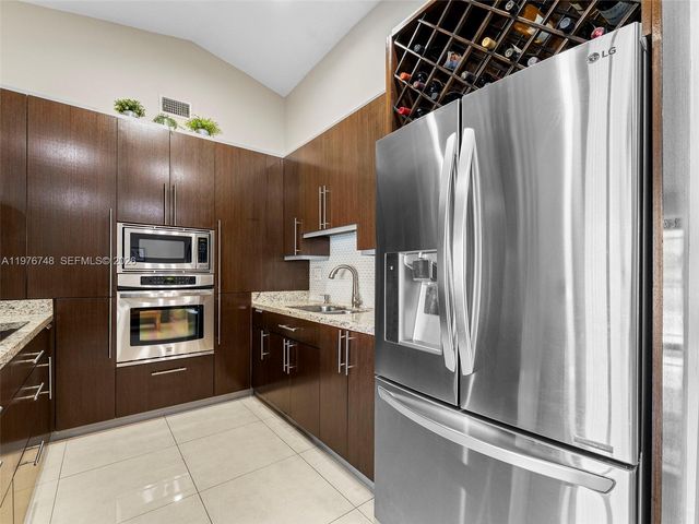 615 NW 134th Pl, Miami, FL 33182