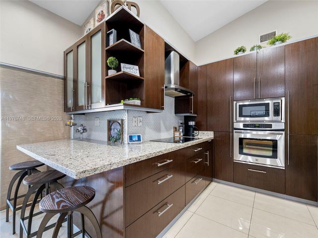 615 NW 134th Pl, Miami, FL 33182