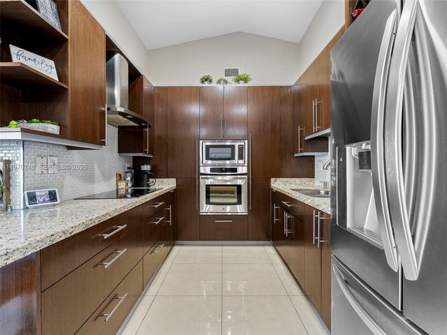 615 NW 134th Pl, Miami, FL 33182