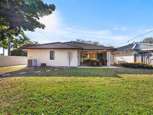 615 NW 134th Pl, Miami, FL 33182