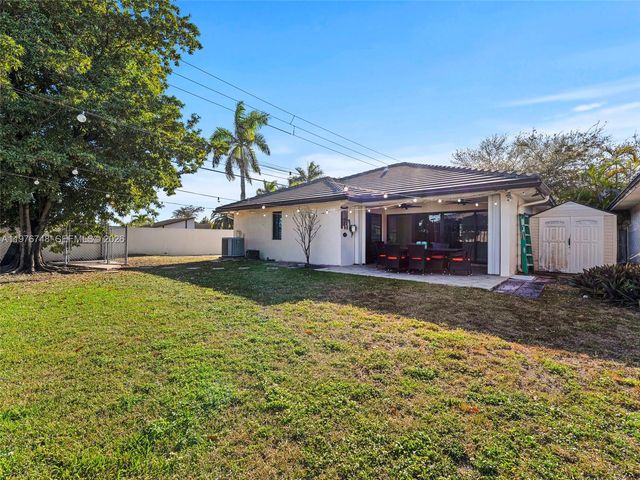 615 NW 134th Pl, Miami, FL 33182