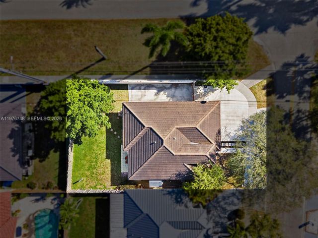 615 NW 134th Pl, Miami, FL 33182