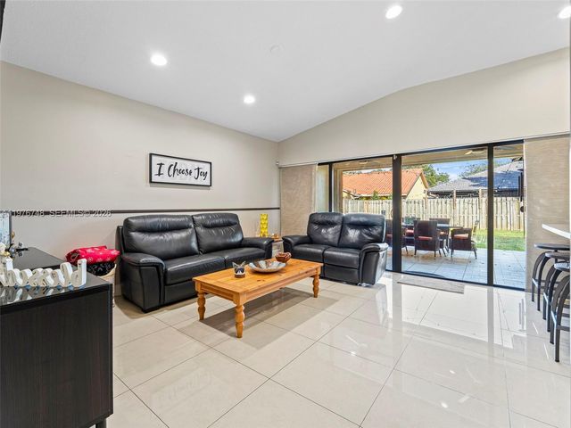 615 NW 134th Pl, Miami, FL 33182