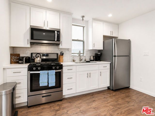 8963 Cadillac Avenue, Los Angeles, CA 90034