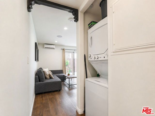 8963 Cadillac Avenue, Los Angeles, CA 90034
