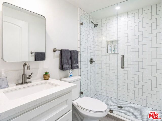 8963 Cadillac Avenue, Los Angeles, CA 90034