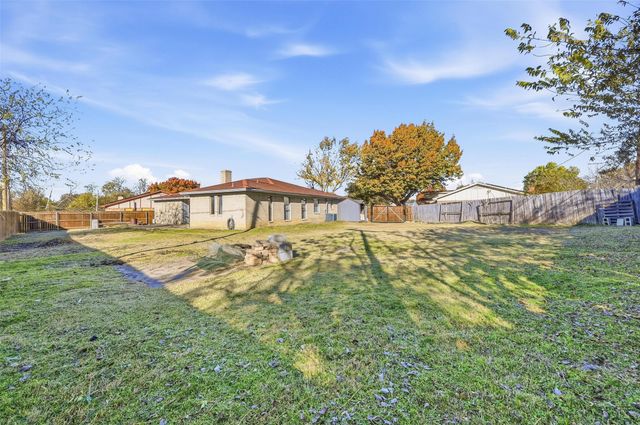 5011 Prairieview Court S, Arlington, TX 76017