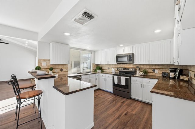 5011 Prairieview Court S, Arlington, TX 76017