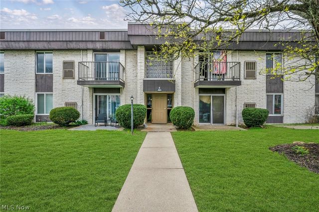 8583 N Akins Road 202, North Royalton, OH 44133
