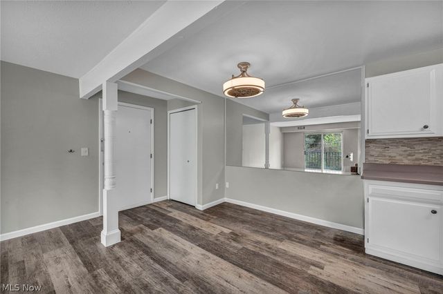 8583 N Akins Road 202, North Royalton, OH 44133