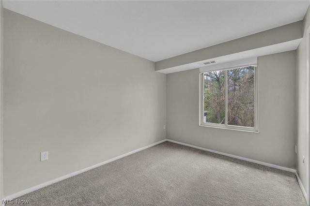 8583 N Akins Road 202, North Royalton, OH 44133