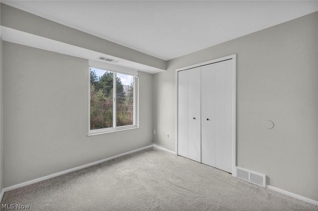 8583 N Akins Road 202, North Royalton, OH 44133