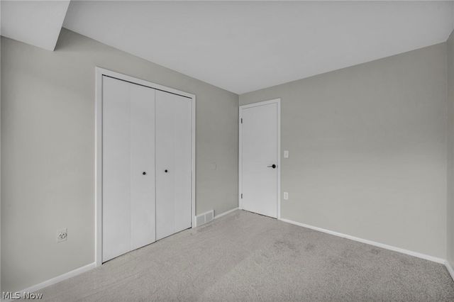 8583 N Akins Road 202, North Royalton, OH 44133
