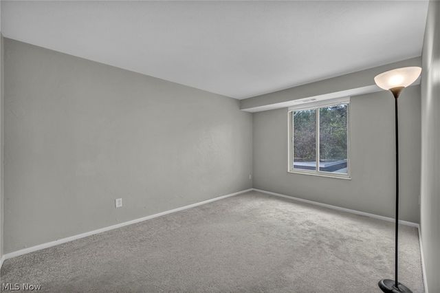 8583 N Akins Road 202, North Royalton, OH 44133