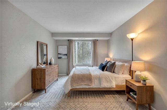 8583 N Akins Road 202, North Royalton, OH 44133