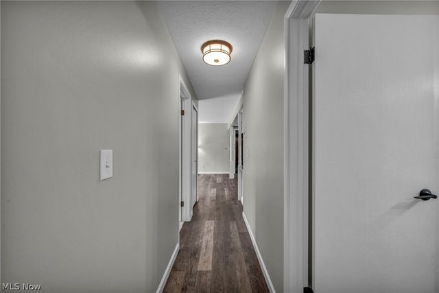 8583 N Akins Road 202, North Royalton, OH 44133