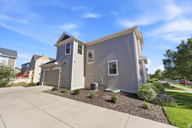 10621 S OZARKS DR, South Jordan, UT 84009