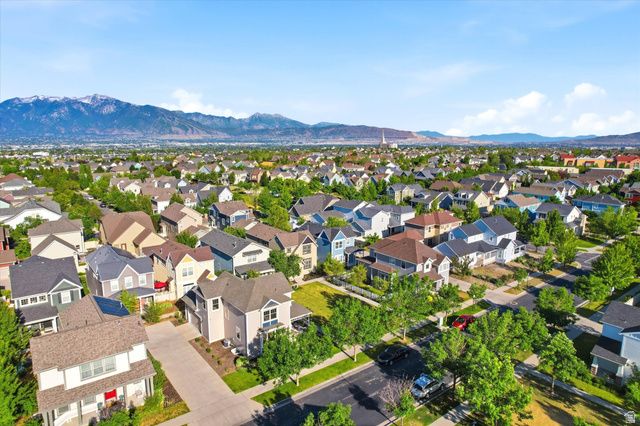 10621 S OZARKS DR, South Jordan, UT 84009