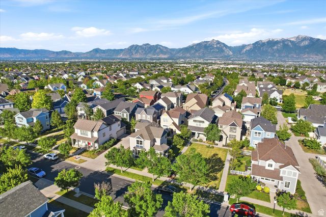 10621 S OZARKS DR, South Jordan, UT 84009