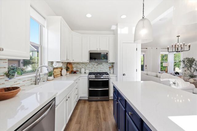 10621 S OZARKS DR, South Jordan, UT 84009