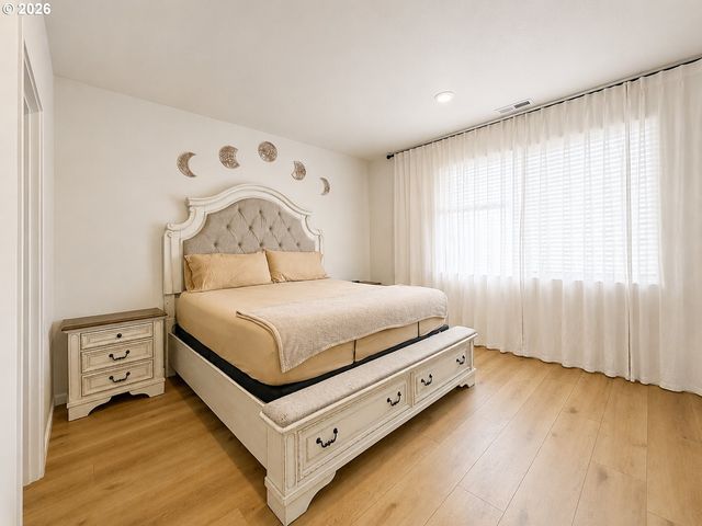 438 Greencrest St Ne, Salem, OR 97301