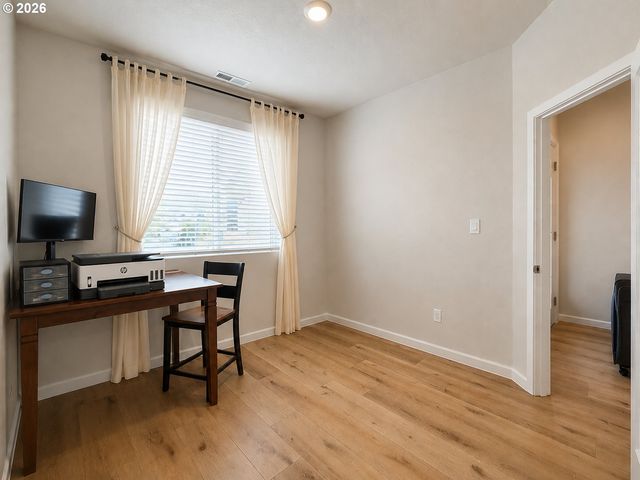 438 Greencrest St Ne, Salem, OR 97301