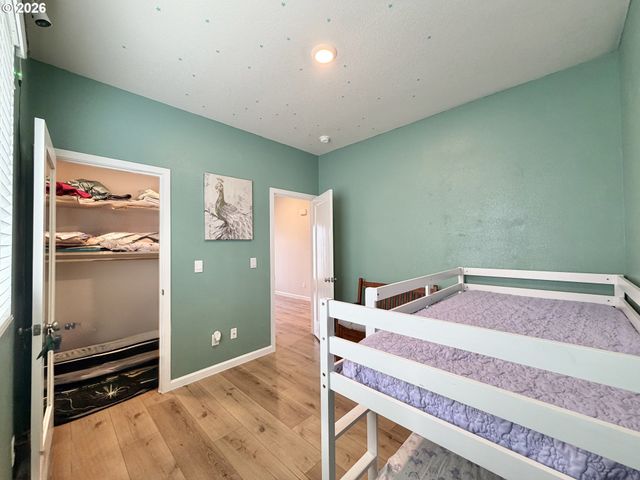 438 Greencrest St Ne, Salem, OR 97301