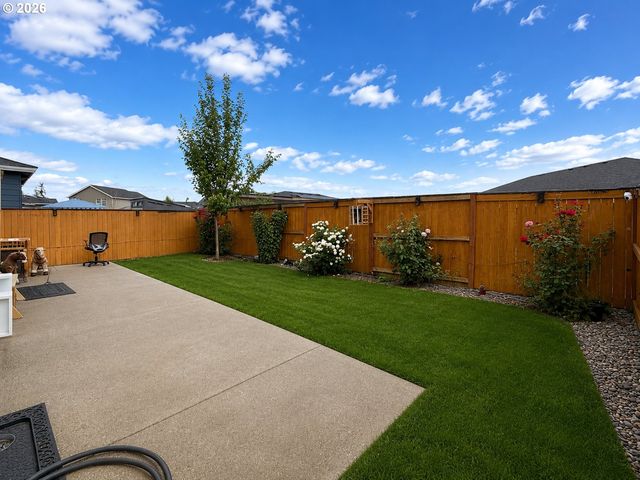 438 Greencrest St Ne, Salem, OR 97301