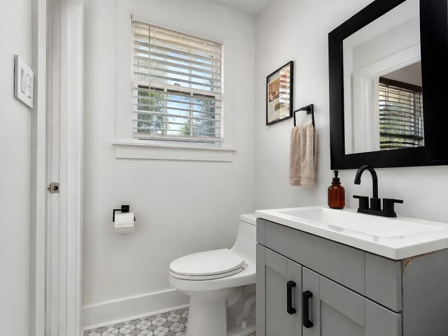 222 Blackman Rd, Nashville, TN 37211