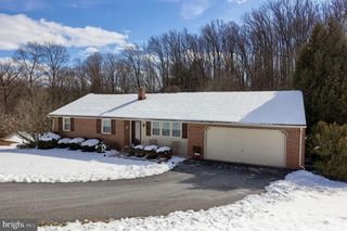 17 SWEETWATER DR, Conestoga, PA 17516