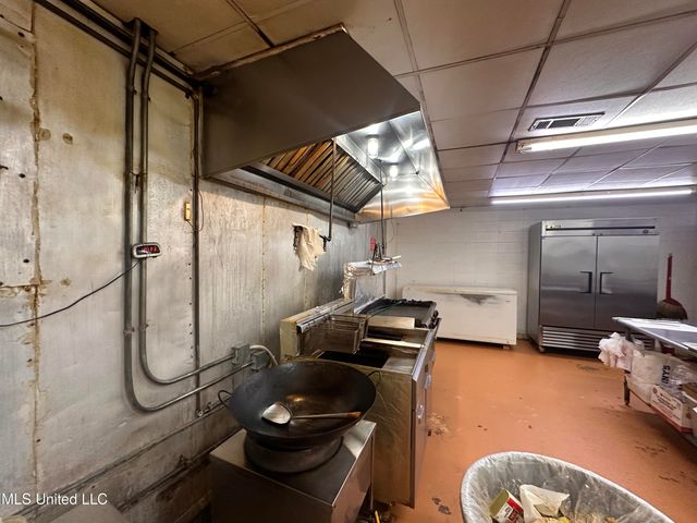 1225 34th Street, Gulfport, MS 39501
