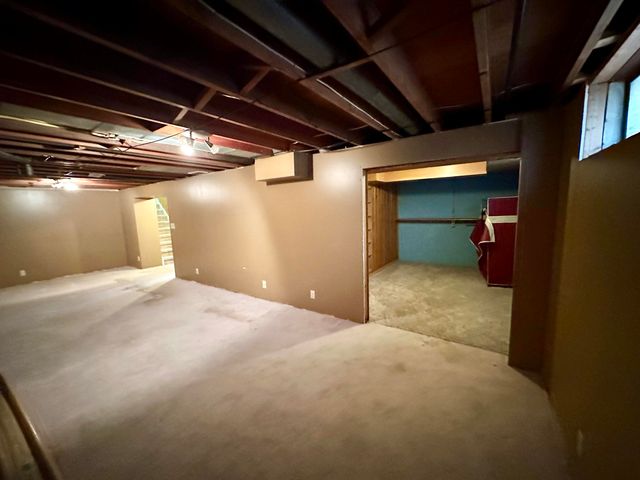 322 N SIERRA Drive, Council Bluffs, IA 51503