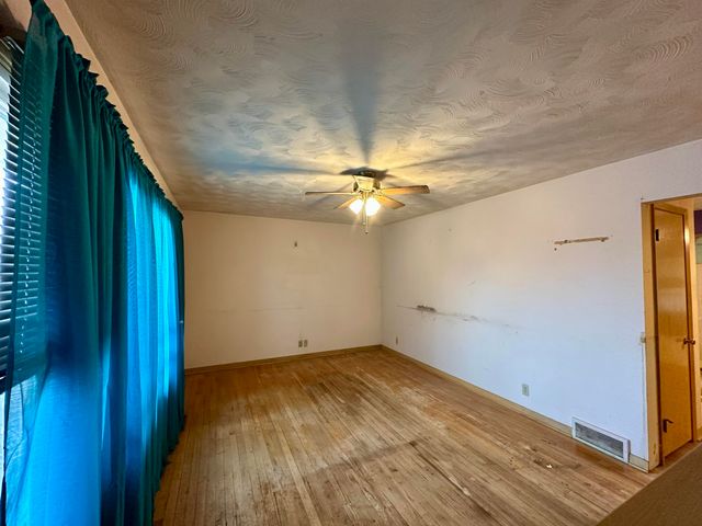 322 N SIERRA Drive, Council Bluffs, IA 51503