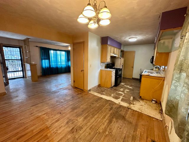 322 N SIERRA Drive, Council Bluffs, IA 51503