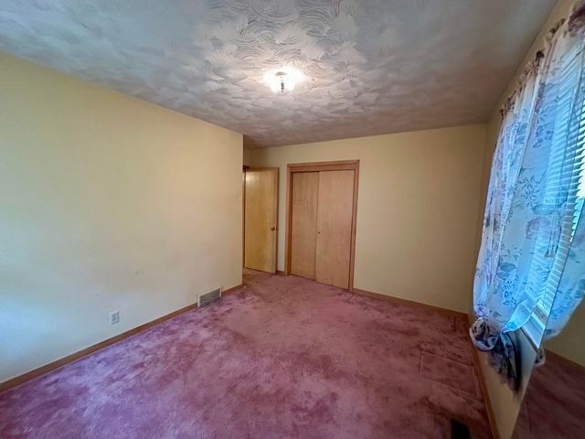 322 N SIERRA Drive, Council Bluffs, IA 51503