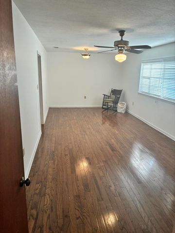 106 Springhill Dr., Hattiesburg, MS 39402