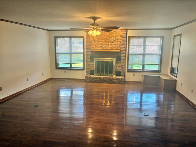 106 Springhill Dr., Hattiesburg, MS 39402